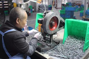 Gancho de perro de metal giratorio de aleación de zinc personalizado hebilla de escalada de resorte de metal gancho de perro con hebilla de collar de perro de bloqueo - Product Image 5