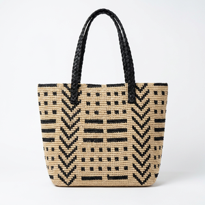 Sac cabas bohème en raphia avec motif brodé bleu, ouverture supérieure, style plage estival - Product Image 1
