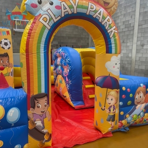 Parc de jeux gonflable en gros, château gonflable, équipement de terrain de jeux extérieur, aire de jeux durable avec design de dessin animé - Product Image 5