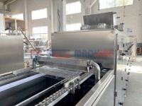 Nouvelle machine automatique d'enrobage au chocolat au lait, machine de fabrication de chocolat personnalisée, grande ligne de production de chocolat à vendre