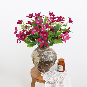 <span class=keywords><strong>Fleurs</strong></span> artificielles en gros, <span class=keywords><strong>fleurs</strong></span> de <span class=keywords><strong>clematis</strong></span> en soie, arrangements floraux de haute qualité, décoration de mariage, centres de table floraux - Product Image 2