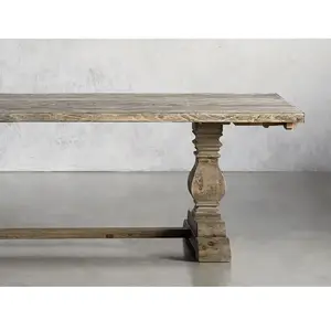 Table à manger en bois, meubles d'intérieur naturellement variés, table classique de cuisine