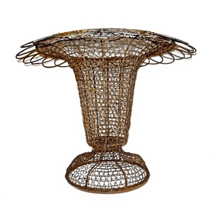 Urne de jardin en métal tressé de style français à bord festonné, décoration de ferme, design circulaire, piédestal de jardin - Product Image 1