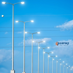 Poste de Acero Galvanizado Hepu, Poste de Luz Galvanizado, Poste de Alumbrado Público Galvanizado - Product Image 1