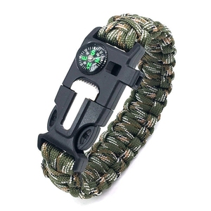 Bracelet de survie multifonctionnel 5-en-1 pour l'aventure en plein air et le <span class=keywords><strong>camping</strong></span>, cordon de poignet à sept brins, vente en gros, corde à main d'usine - Product Image 1
