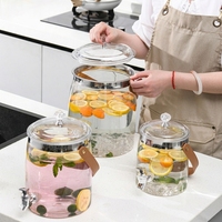 Carafe à eau froide en PET transparent de qualité alimentaire sans BPA, grande capacité, avec infuseur à fruits intégré et poignée, design moderne