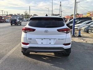 Venta al por Mayor de Autos Usados <span class=keywords><strong>Hyundai</strong></span> <span class=keywords><strong>Tucson</strong></span> 2015 2016 2017 <span class=keywords><strong>2018</strong></span> 1.6T Edición Comfort SUV, Autos de <span class=keywords><strong>Gasolina</strong></span> Baratos de Fábrica China - Product Image 6