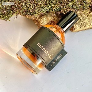 น้ำหอมขนาดพกพาคุณภาพสูงสำหรับผู้หญิง กลิ่นหอมติดทนนาน ชุดเดินทาง ยี่ห้อดัง ขนาด 50 มล. 10 มล. แบบสเปรย์ กลิ่นดอกไม้ ขายส่ง - Product Image 3