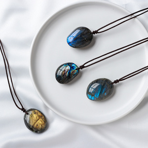 Pendentif rond en labradorite, pierre naturelle polie et chatoyante, fabrication de bijoux DIY, vente en gros en usine - Product Image 2