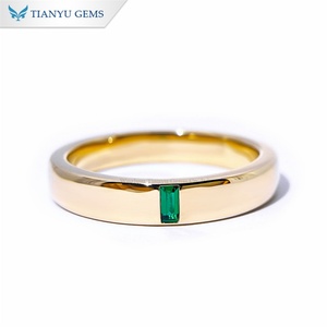 Tianyu Đá Quý Tùy Chỉnh Riêng <span class=keywords><strong>Emerald</strong></span> Baguette 1.5*3Mm Ban Nhạc Chiều Rộng 3.5Mm 14K Rắn Vàng Vàng Người Đàn Ông Nhẫn - Product Image 1
