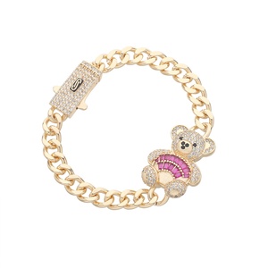 Pulsera de Joyería para Mujer con Cadena Cubana Hip Hop Personalizada, Chapada en Oro de 14k, con Cristales de Latón y Circonita Cúbica, y Dije de Oso de Dibujos Animados Adorable - Product Image 4