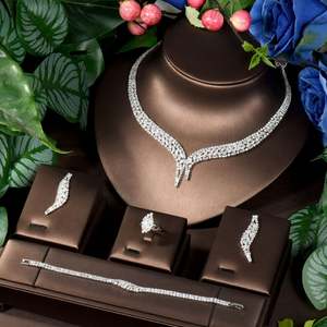 ชุดเครื่องประดับดีไซน์หรูหรา2024อารมณ์ใหม่สร้อยคอเพชรสังเคราะห์เซอร์โคเนียต่างหู S-47ของขวัญงานแต่งงานงานเลี้ยง - Product Image 1