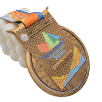 Médaille de course personnalisée en usine, de haute qualité, dorée brillante, creuse 3D, finition UV, pour le festival BALANGAY des Philippines, pour événements sportifs