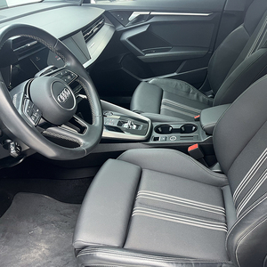 स्टॉक 2023 ऑडी ए 3 एल सेडान 35 tfsl बाएं हाथ ड्राइव डार्क इंटीरियर फैब्रिक सीटों r17 टायर स्वचालित - Product Image 4