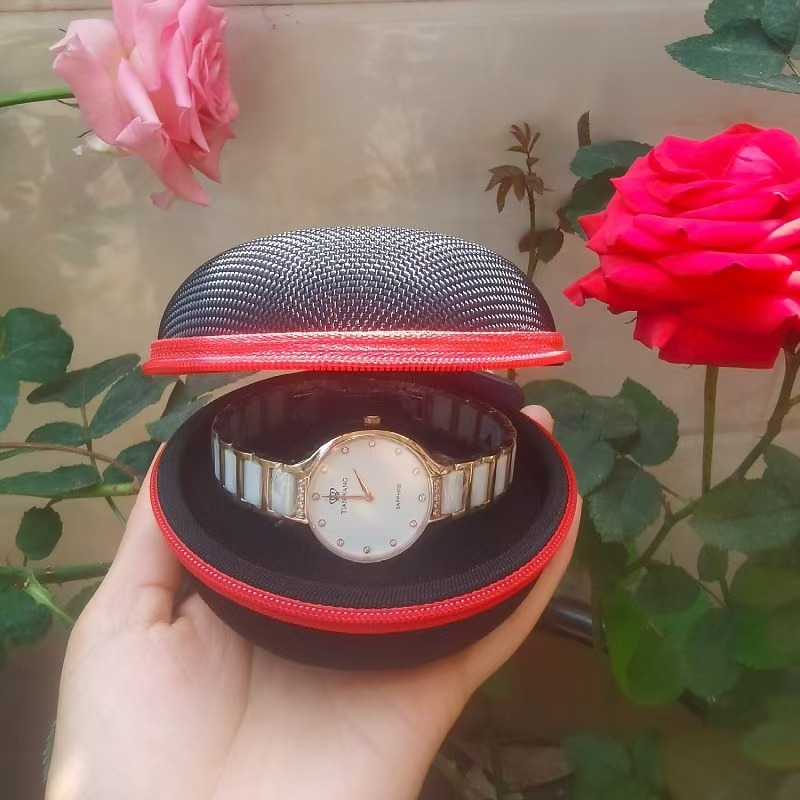 Noir et rouge - Chine continentale