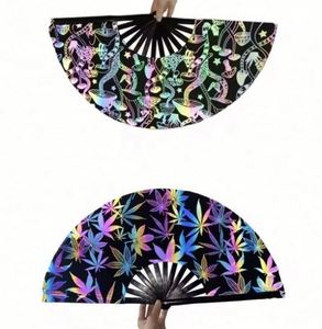 Éventail pliant en bambou noir de 33 cm avec tissu réfléchissant, sculpté à la main, cadeau d'affaires promotionnel pour l'Europe - Product Image 5