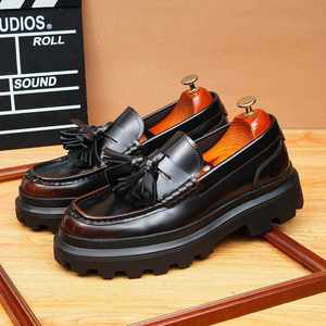 Mocasines sin cordones para hombre: Zapatos de cuero de estilo británico para negocios y moda, zapatos casuales de cuero para hombre con tacto premium. - Product Image 3