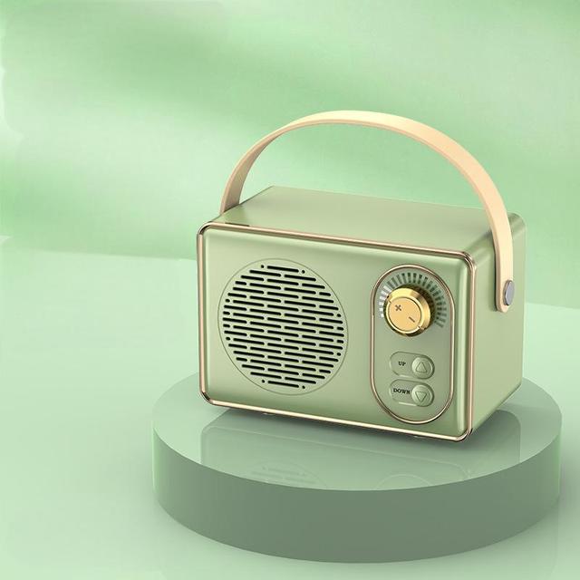 Portable Retro Speaker High-Fidelity Sound & Classic Design Ideal for Home & Outdoor Use
