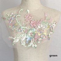 Appliques de mariage brodées en dentelle perlée à fleurs 3D