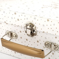 Boîte cadeau Kraft personnalisée Mini emballage de faveur en forme de valise Conception en relief Petite mini valise en carton en forme de faveur