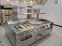 Équipement de cuisine pour restaurant commercial, matériel de restauration, cuisinière à gaz en acier inoxydable à 4 brûleurs avec four et plaque chauffante, puissance 23 kW, marque Huarui