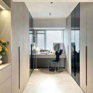 Armoires sur mesure au design moderne, chambre à coucher, dressing moderne - Product Image 2