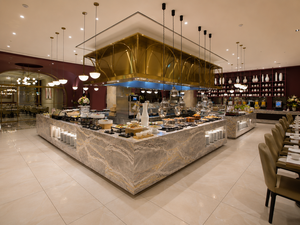 Mostrador de Buffet para Hotel de Lujo, Mostradores de Bar Personalizados para Restaurantes, Muebles Modulares de Mármol, Latón y Vidrio para Comedor Abierto Todo el Día, Diseño 3D, OEM, ODM - Product Image 2