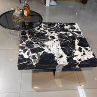 Table basse contemporaine extensible à hauteur réglable, plateau en marbre, structure en métal, montage facile, design léger pour salon