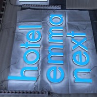 Película LED Oracal 3M Alemana Duradera para Señalización |   Panel Luminoso Frontal de Alta Calidad para Varias Escaparates