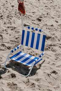 Chaise de plage pliable personnalisée avec logo, design compact et sangle d'épaule pour un transport facile - Product Image 4