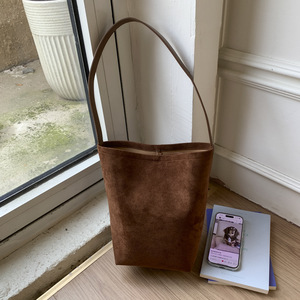 Women's <b>Large</b> Capacity Faux Suede Bucket Bag Autumn/Winter Style Casual Solid Color Trendy Underarm <b>Handbag</b> Shoulder Bag - Product Image 2