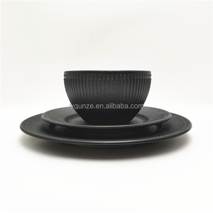 <span class=keywords><strong>Service</strong></span> de vaisselle en céramique rustique noir émaillé, assiettes et bols en <span class=keywords><strong>porcelaine</strong></span> blanche pour la maison et les restaurants - Product Image 2