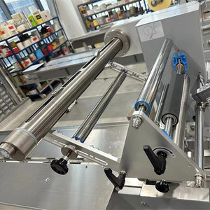 Macchina avvolgitrice a flusso orizzontale automatica ad alta velocità cracker di zucchero di riso tagliatelle biscotti-pellicola di plastica confezionatrice - Product Image 4