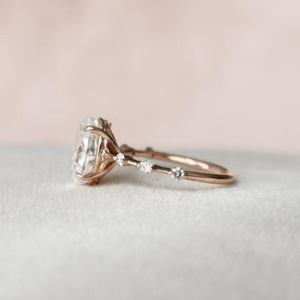 <span class=keywords><strong>Anello</strong></span> in Oro Stile Sottile 10k con 2 Grammi di Oro, Diamante Ovale Coltivato in Laboratorio Certificato IGI da 1,5 Carati VVS1 Colore D - Product Image 3
