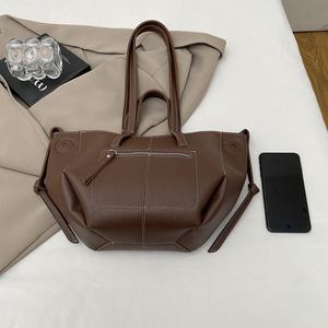 Sac fourre-tout en PU pour femme Foreign Trade Wings, nouvelle collection 2025, style rétro, grande capacité, version coréenne, sac à main tendance et élégant pour le quotidien - Product Image 4