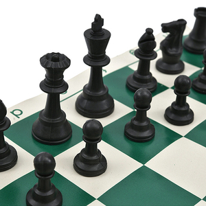 Set di Scacchi <span class=keywords><strong>da</strong></span> Viaggio Ecologico e Durevole, Scacchiera Pieghevole in Plastica e Pelle 50x50cm, <span class=keywords><strong>Gioco</strong></span> di Scacchi Bianco e Nero - Product Image 1