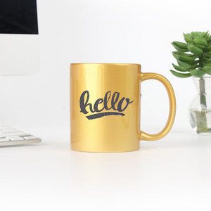 Mug Hello Dots jaune avec lettrage doré et argenté - Product Image 2