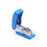 Agrafeuse miniature Eagle 868 en plastique, papeterie de bureau avec déagrafleur intégré, agrafeuse manuelle pour reliure de papier, compatible avec les agrafes 24/6 et 26/6