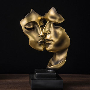Scultura Artistica Personalizzata in Resina di Fibra di Vetro a Grandezza Naturale con Volto di Coppia Innamorata per Decorazione Moderna da Scrivania e Regali - Product Image 5