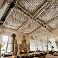 Installation de macramé commercial sur mesure, macramé en coton tissé à la main de grande taille, décoration de plafond pour restaurant en bord de mer
