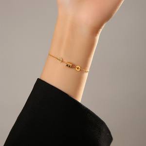 Bracciale di Lusso Placcato Oro con Catena a Maglie in Acciaio Inossidabile e Numeri Romani per Donne e Ragazze, Regalo di Compleanno - Product Image 3