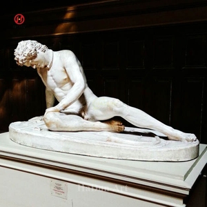 Escultura de Galia moribunda para hombres de mármol clásico de tamaño real a la venta - Product Image 5