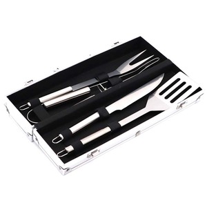 Juego de Utensilios de Acero Inoxidable de Alta Calidad con Cepillo para Barbacoa y Estuche de Aluminio, Apto para Alimentos - Product Image 3