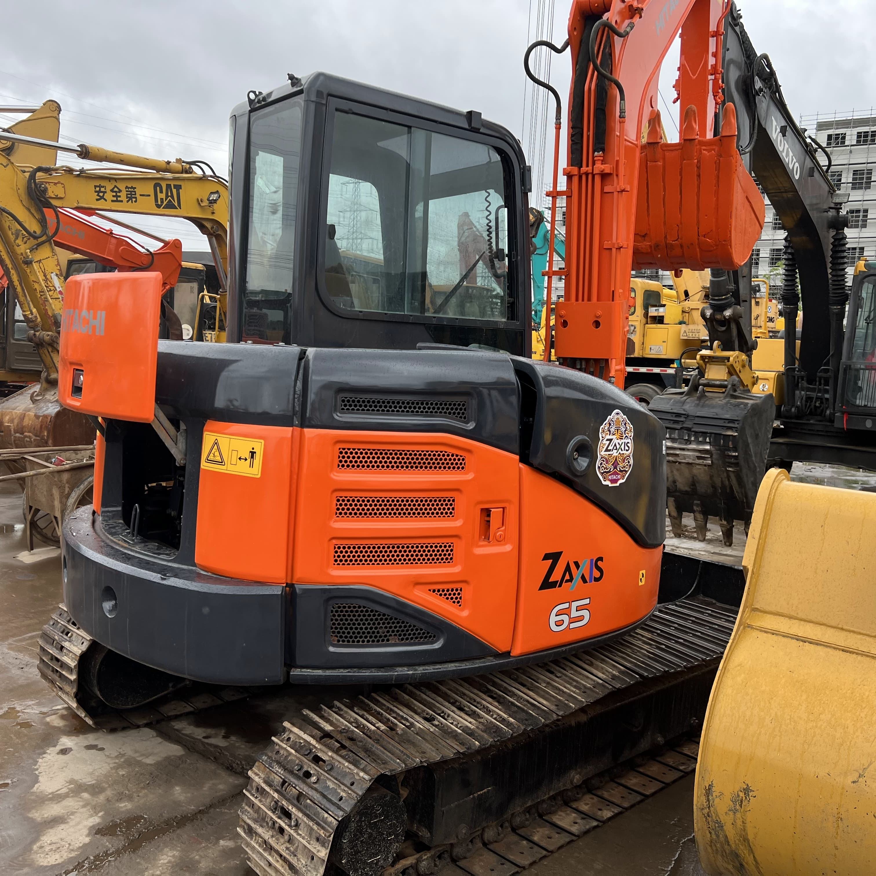 Used Hitachi ZX65 Excavators for Sale in China - 7 Ton Amphibious
