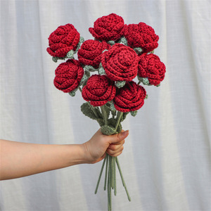 Ramo de flores artificiales falsas tejidas de simulación para decoración del hogar <span class=keywords><strong>hilo</strong></span> de lana eterno simulado flor tejida rosa roja vino - Product Image 4