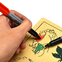 Stylos de marque corporelle 12 couleurs de qualité médicale Marqueurs de tatouage temporaires non toxiques pour l'emballage de l'ensemble stérile de la peau pour les créations artistiques