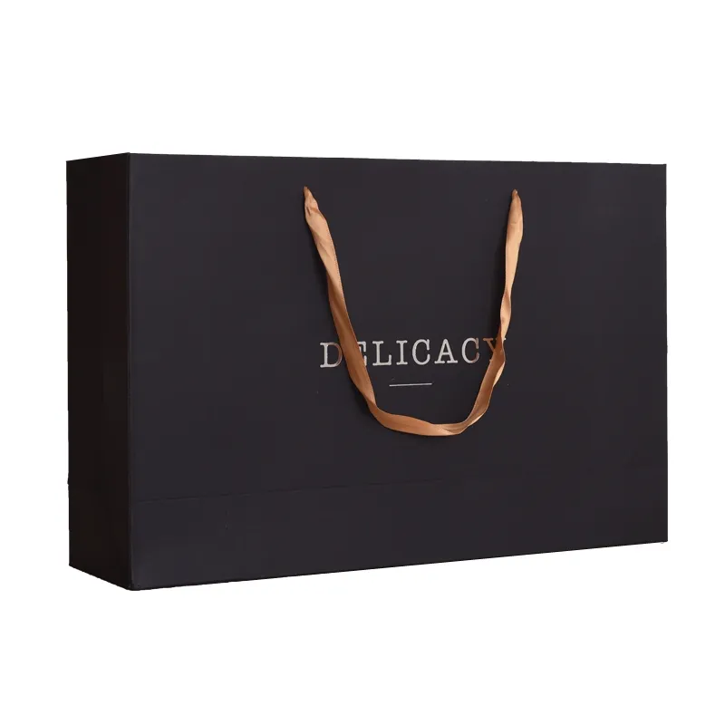 Logo personalizzato di sacchetti di carta di lusso progettato sul mercato della carta stampata shopping sacchetto regalo personalizzato mailer