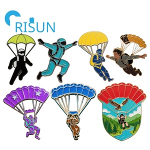 Usine émail parachutiste <span class=keywords><strong>parachutisme</strong></span> broche insigne emblème personnalisé ciel plongée broche personnalisé <span class=keywords><strong>parachutisme</strong></span> <span class=keywords><strong>parachutisme</strong></span> émail broche insigne - Product Image 1
