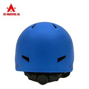 热卖高品质ABS防护头盔户外自行车轮滑安全防护头盔