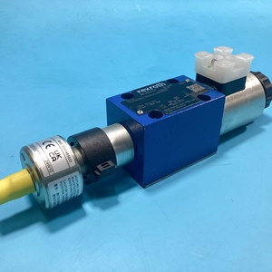 Vanne hydraulique directionnelle 4/2 voies à solénoïde NG6 R900911597 4WE6EB6X/EG24K4QM0G24 pour machine d'injection - Product Image 4